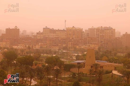 انخفاض مستوى الرؤية الناتج عن العاصفة الترابية انخفاض مستوى الرؤية الناتج عن العاصفة الترابية
