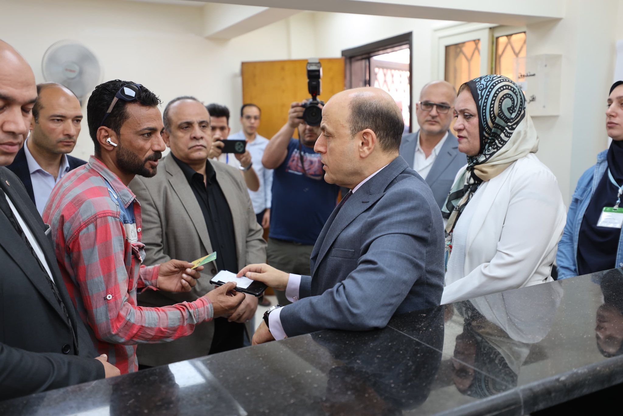 محافظ كفر الشيخ يتابع تقديم الخدمات التموينية للمواطنين محافظ كفر الشيخ يتابع تقديم الخدمات التموينية للمواطنين