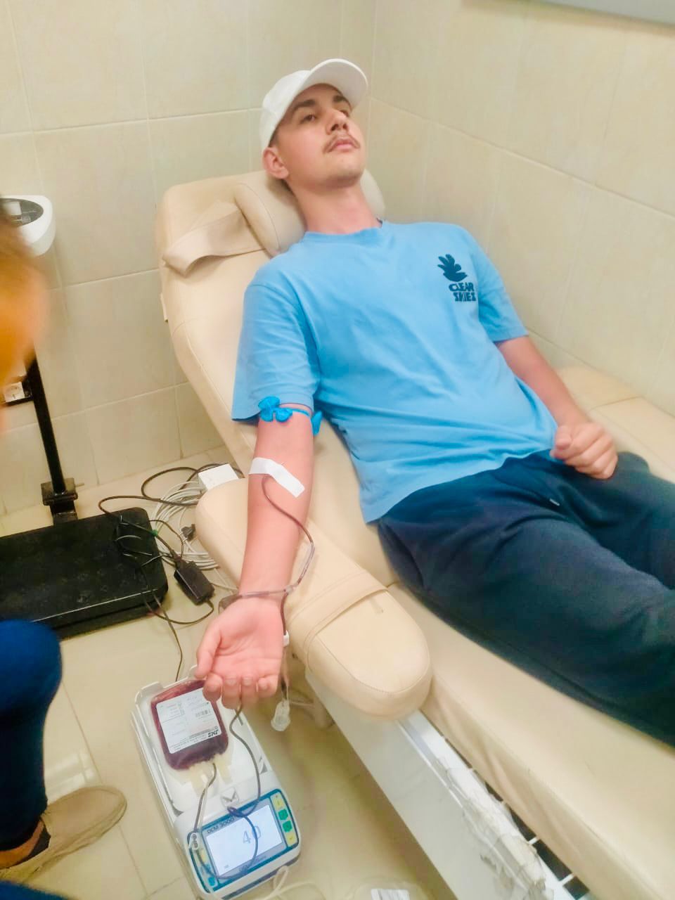 طلاب جامعة كفر الشيخ يتبرعون بالدم طلاب جامعة كفر الشيخ يتبرعون بالدم