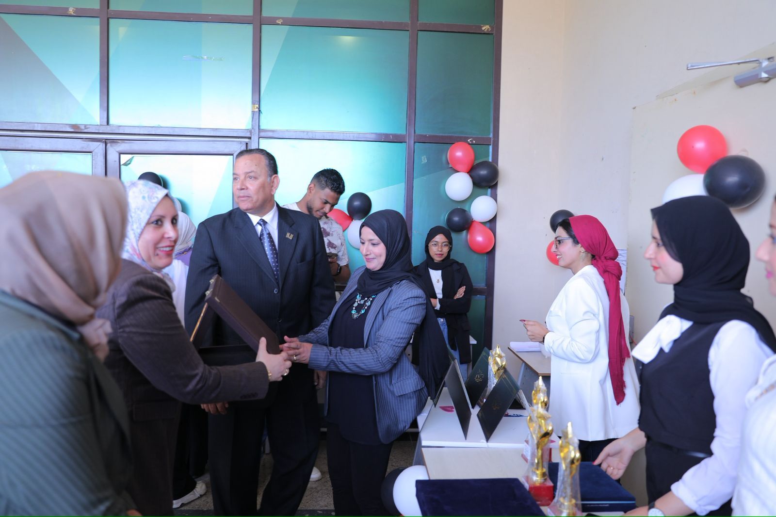 حضور ومتابعة من رئيس الجامعة حضور ومتابعة من رئيس الجامعة