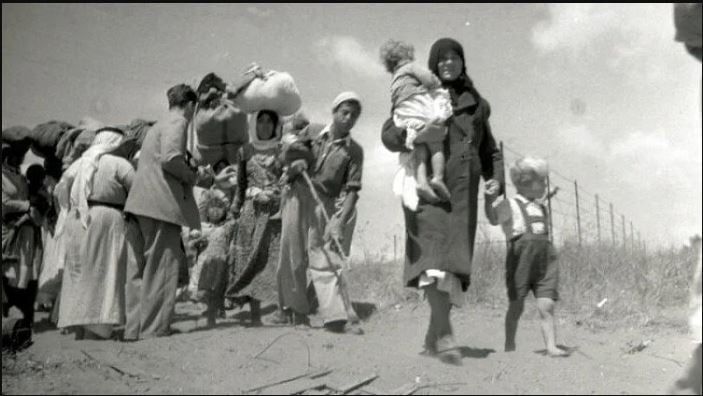 أسر فلسطينية تضطر للهجرة أسر فلسطينية تضطر للهجرة