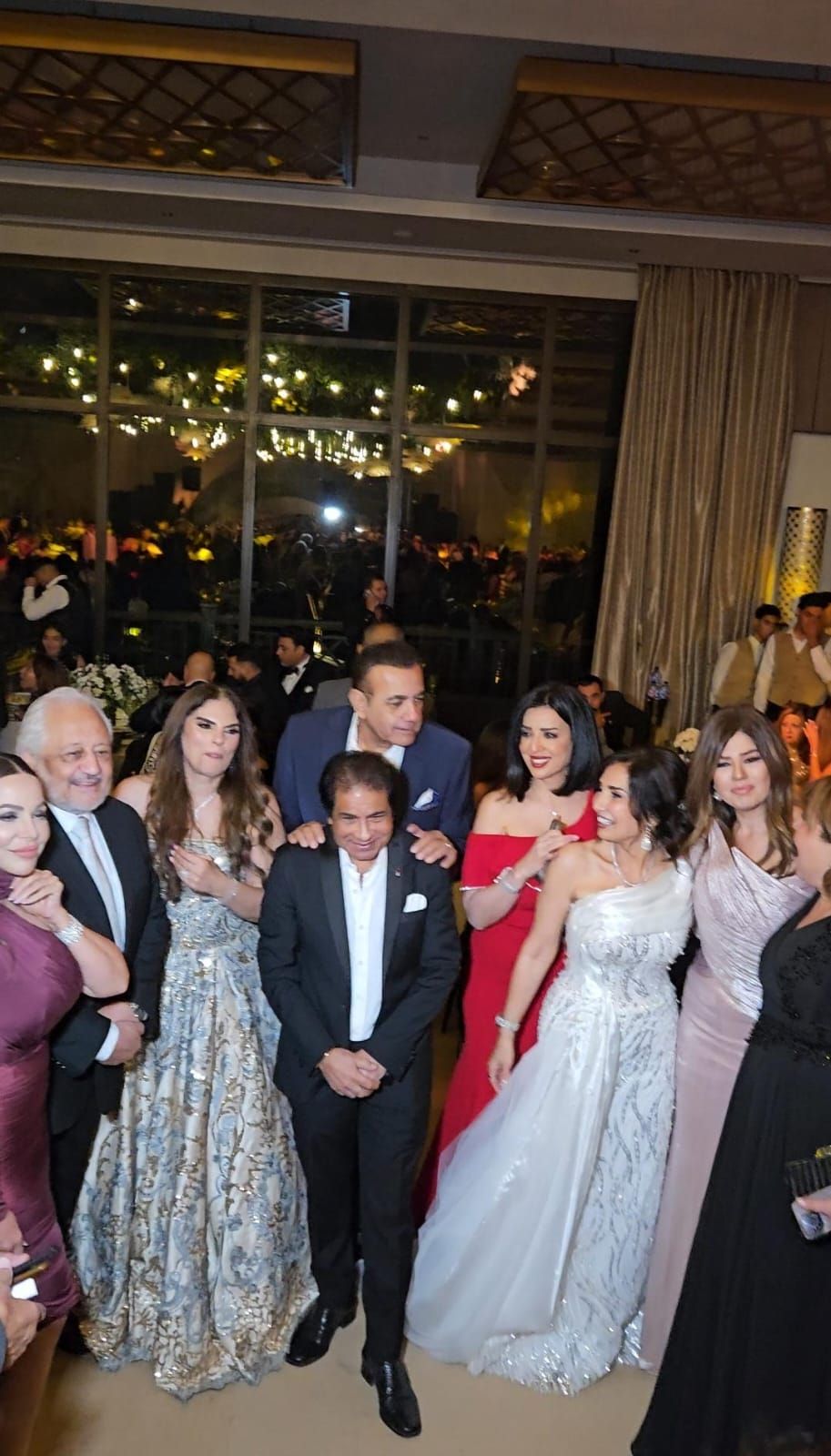 خالد زكي ورانيا فريد شوقي ومنال سلامة ووئام مجدي في حفل زفاف ابن أمل رزق (1) خالد زكي ورانيا فريد شوقي ومنال سلامة ووئام مجدي في حفل زفاف ابن أمل رزق (1)