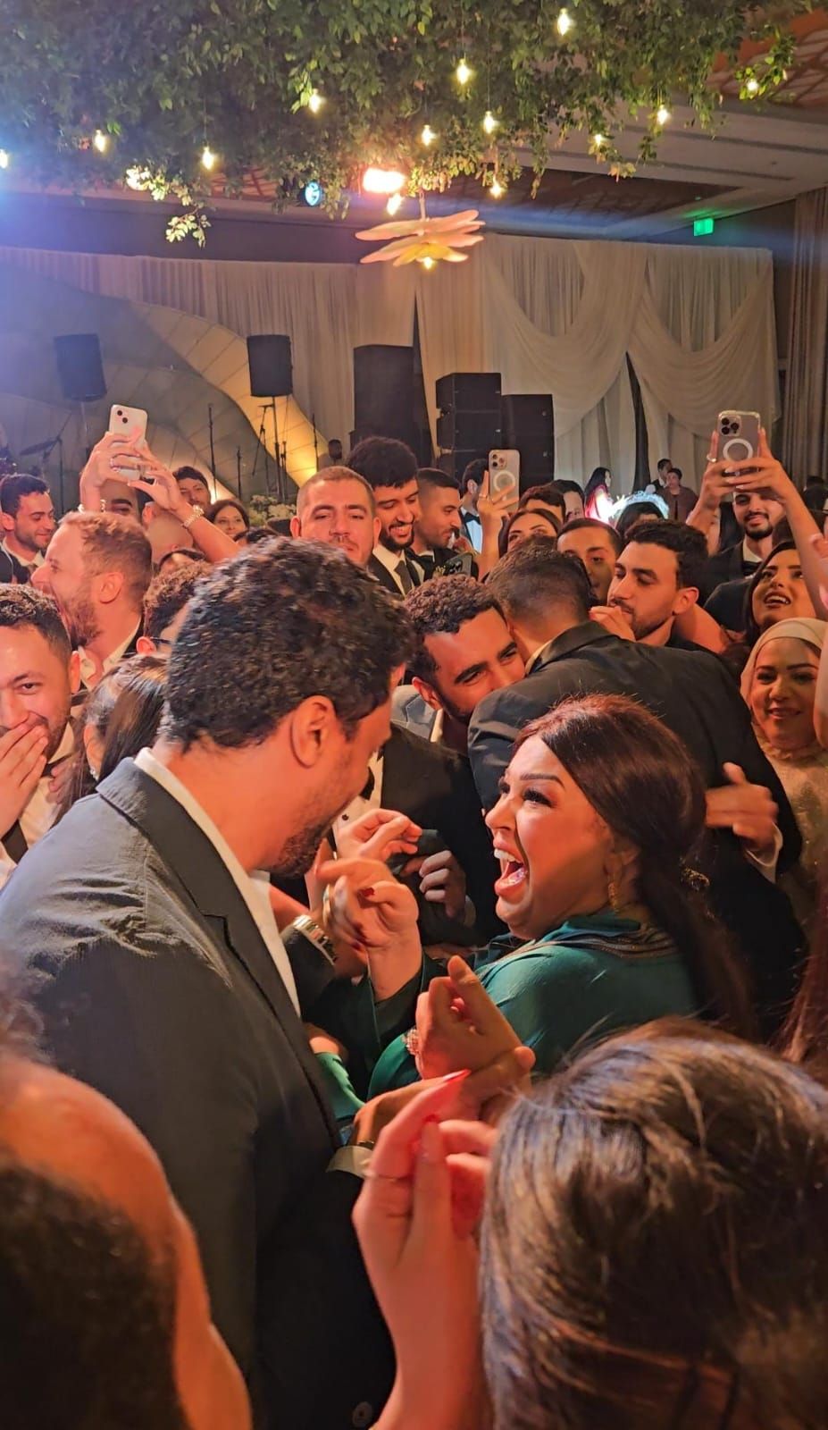 فيفى عبده تشعل حفل زفاف ابنة امل رزق فيفى عبده تشعل حفل زفاف ابنة امل رزق