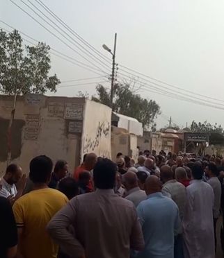 مشاركة أهالي بيلا في تشييع الجثمان مشاركة أهالي بيلا في تشييع الجثمان