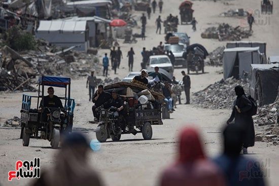 نازحون فلسطينيون يفرون من منازلهم في بلدة بيت لاهيا نازحون فلسطينيون يفرون من منازلهم في بلدة بيت لاهيا