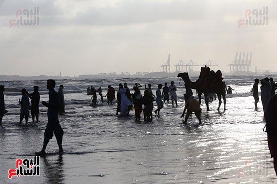 باكستان تشهد موجة حارة باكستان تشهد موجة حارة
