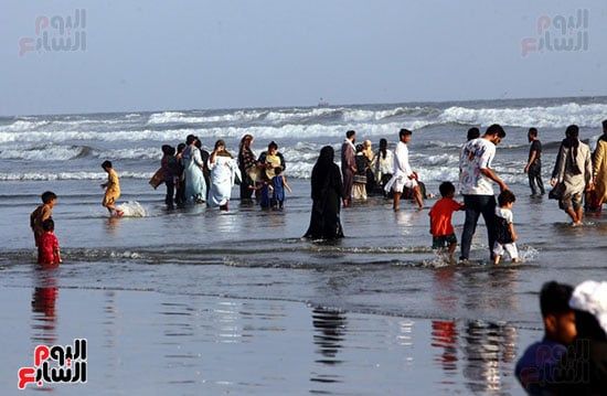 سكان كراتشى على شواطىء بحر العرب سكان كراتشى على شواطىء بحر العرب