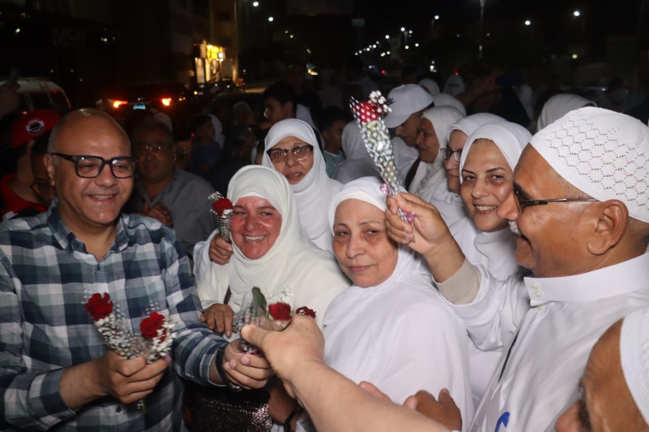 أول فوج من 90 حاجا وحاجة (8) أول فوج من 90 حاجا وحاجة (8)