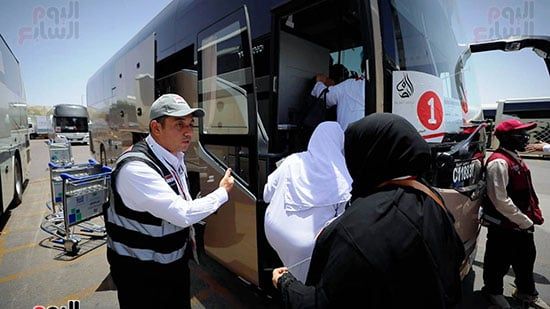 استقبال مهيب لحجاج القرعة في المدينة المنورة (9) استقبال مهيب لحجاج القرعة في المدينة المنورة (9)
