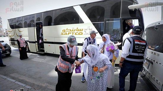 استقبال مهيب لحجاج القرعة في المدينة المنورة (22) استقبال مهيب لحجاج القرعة في المدينة المنورة (22)
