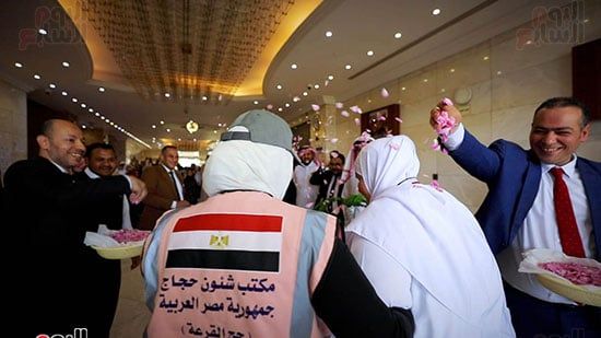 استقبال مهيب لحجاج القرعة في المدينة المنورة (19) استقبال مهيب لحجاج القرعة في المدينة المنورة (19)