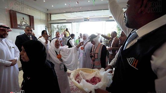 استقبال مهيب لحجاج القرعة في المدينة المنورة (16) استقبال مهيب لحجاج القرعة في المدينة المنورة (16)