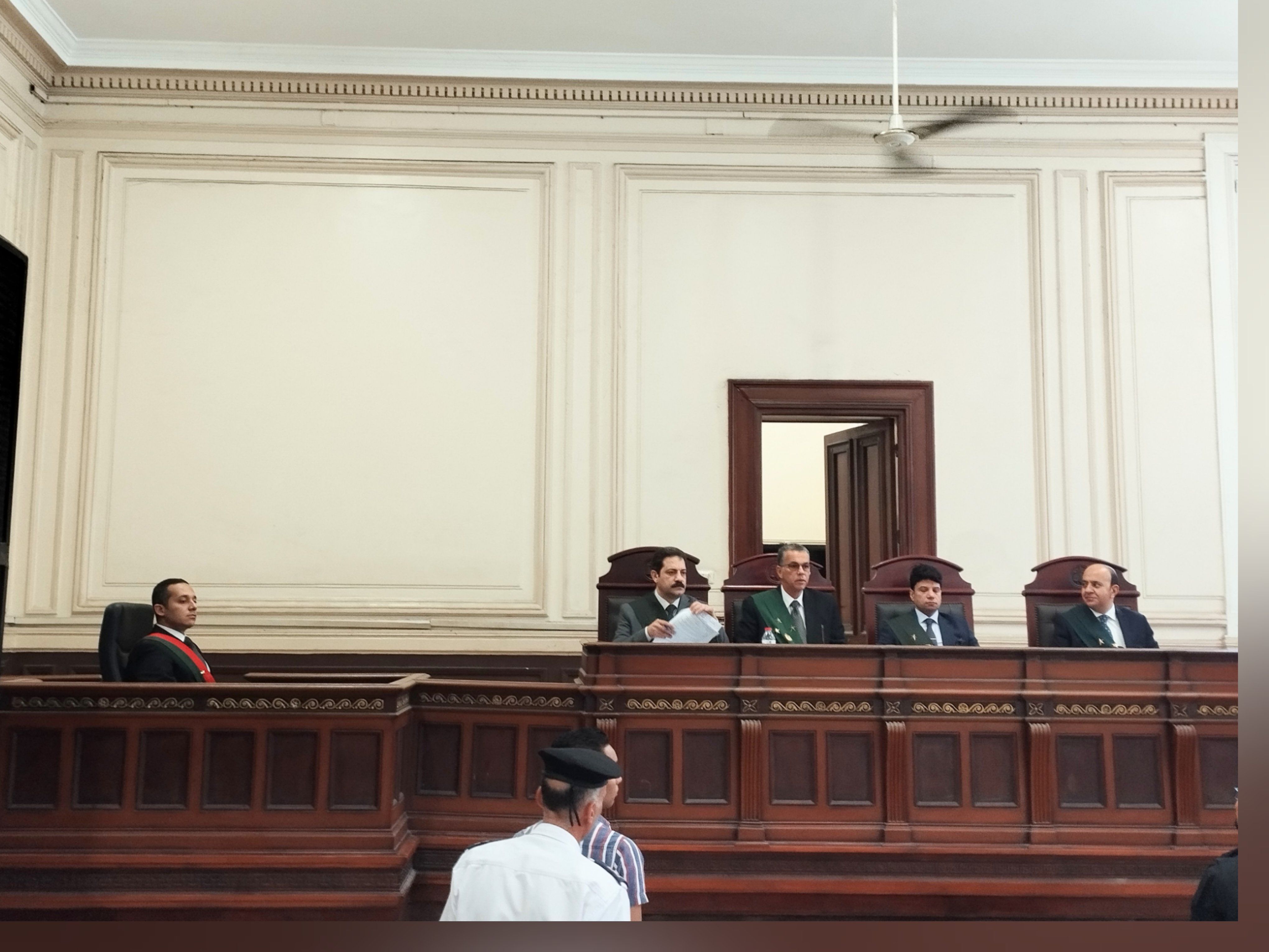 هيئة المحكمة برئاسة المستشار عمرو القوني هيئة المحكمة برئاسة المستشار عمرو القوني