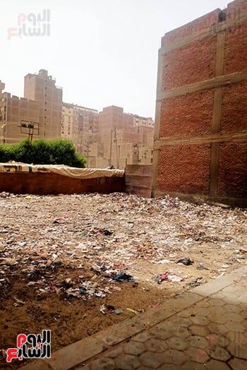 الأرض بعد التنظيف من القمامة الأرض بعد التنظيف من القمامة