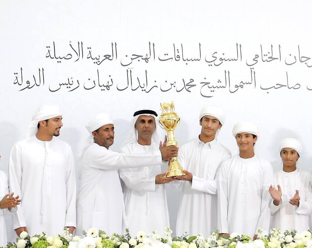 تكريم ملاك الهجن الفائزة تكريم ملاك الهجن الفائزة