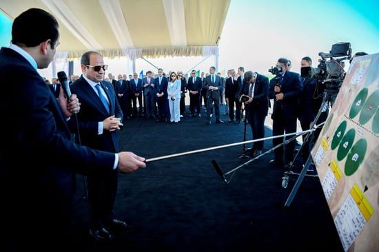 الرئيس السيسي (9) الرئيس السيسي (9)