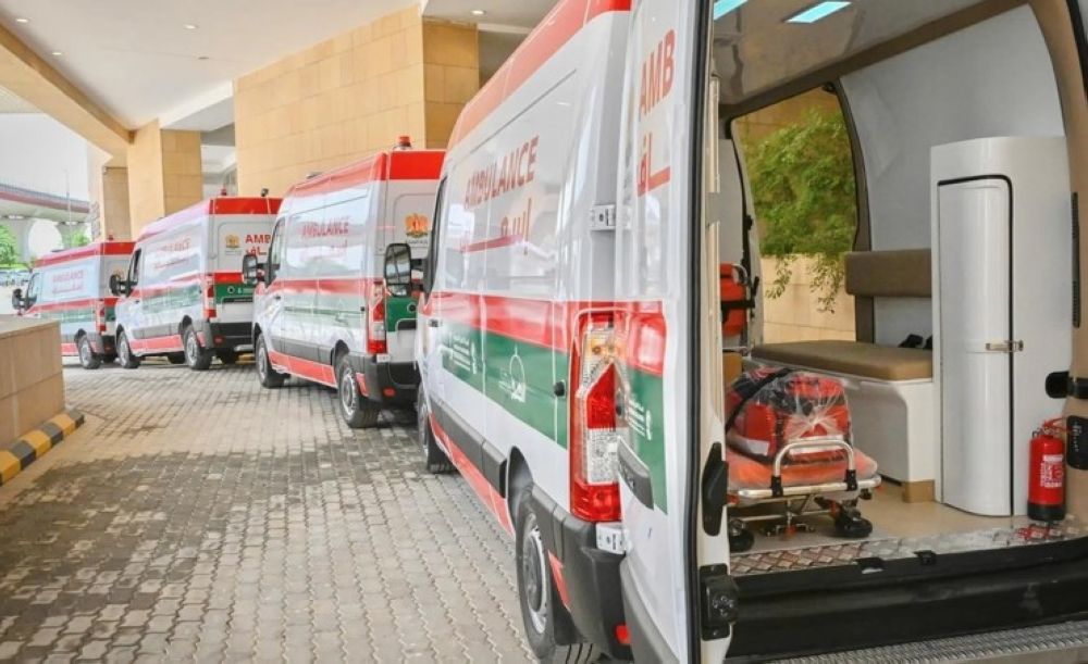 10 سيارات إسعاف..
