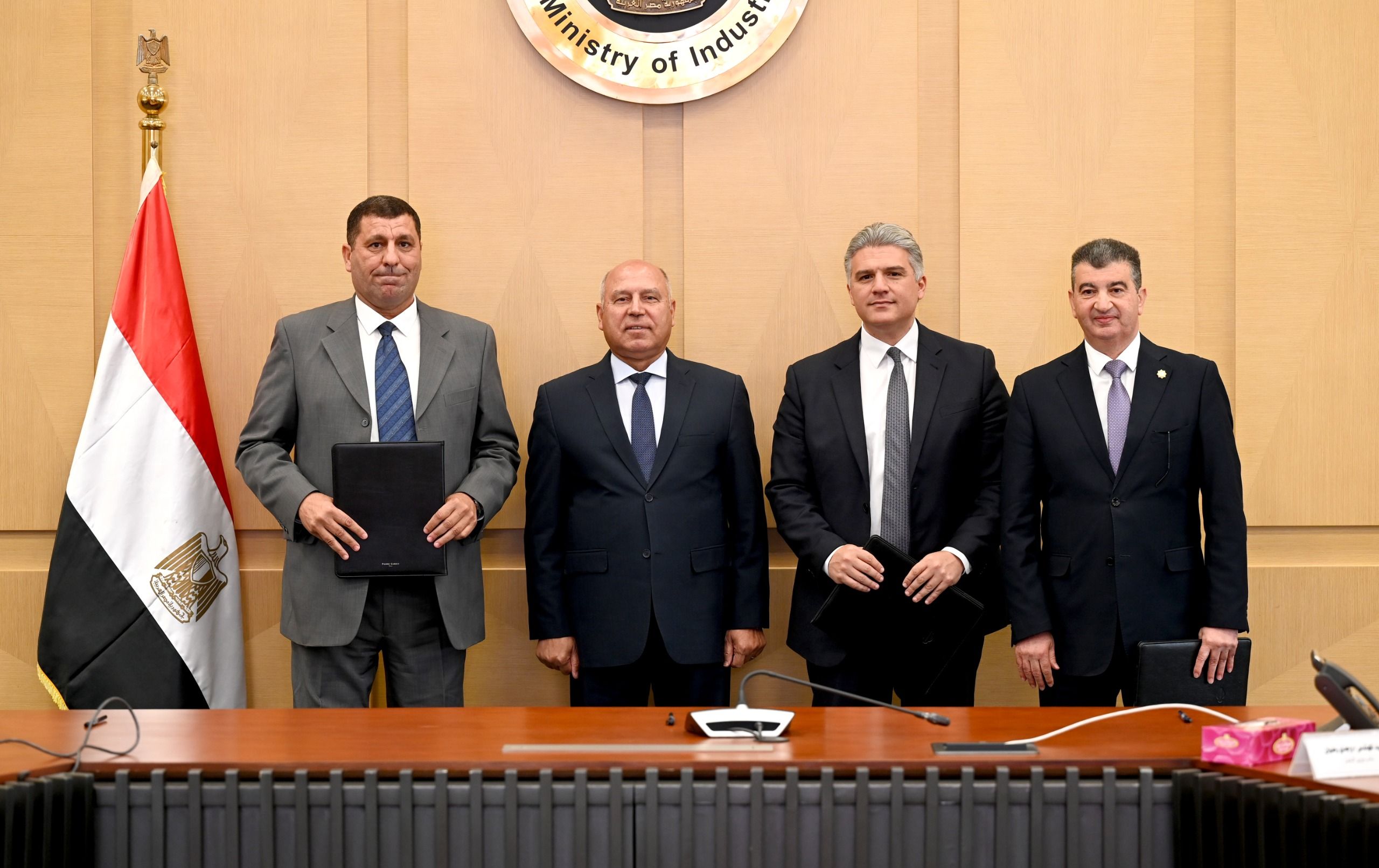 مراسم توقيع عقد إعادة تأهيل ترام الرمل بالإسكندرية مراسم توقيع عقد إعادة تأهيل ترام الرمل بالإسكندرية