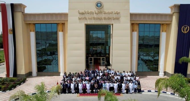 الشباب في زيارة أكاديمية الشرطة (3) الشباب في زيارة أكاديمية الشرطة (3)