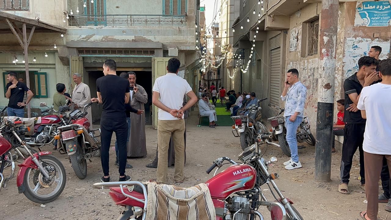 حزن الاهالي علي وفاة الشيخ سيد حزن الاهالي علي وفاة الشيخ سيد