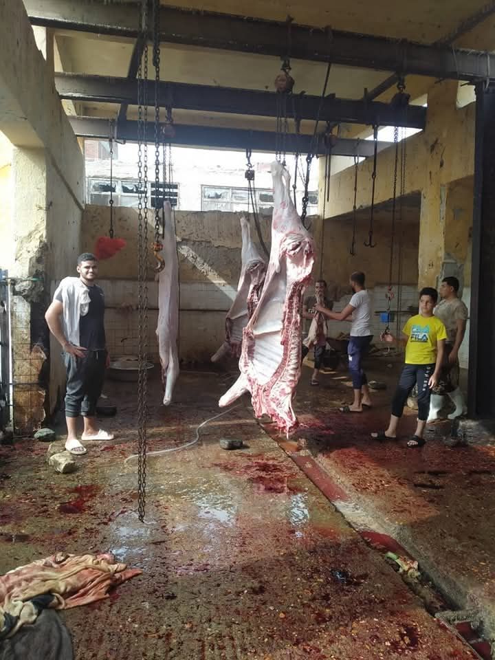 صالة الذبح قبل التطوير يعمل بطريقه يدوية صالة الذبح قبل التطوير يعمل بطريقه يدوية