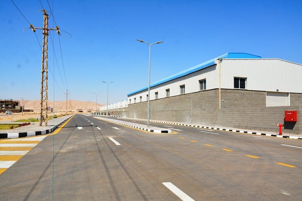 الطرق الداخلية بالمنطقة الطرق الداخلية بالمنطقة