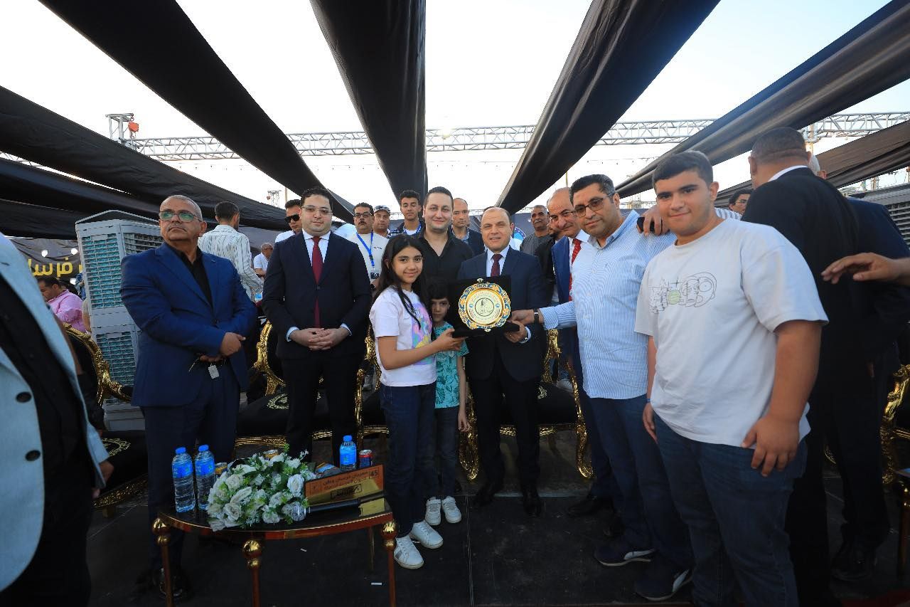 محافظ كفر الشيخ يكرم الفائزين في مهرجان الخيول محافظ كفر الشيخ يكرم الفائزين في مهرجان الخيول