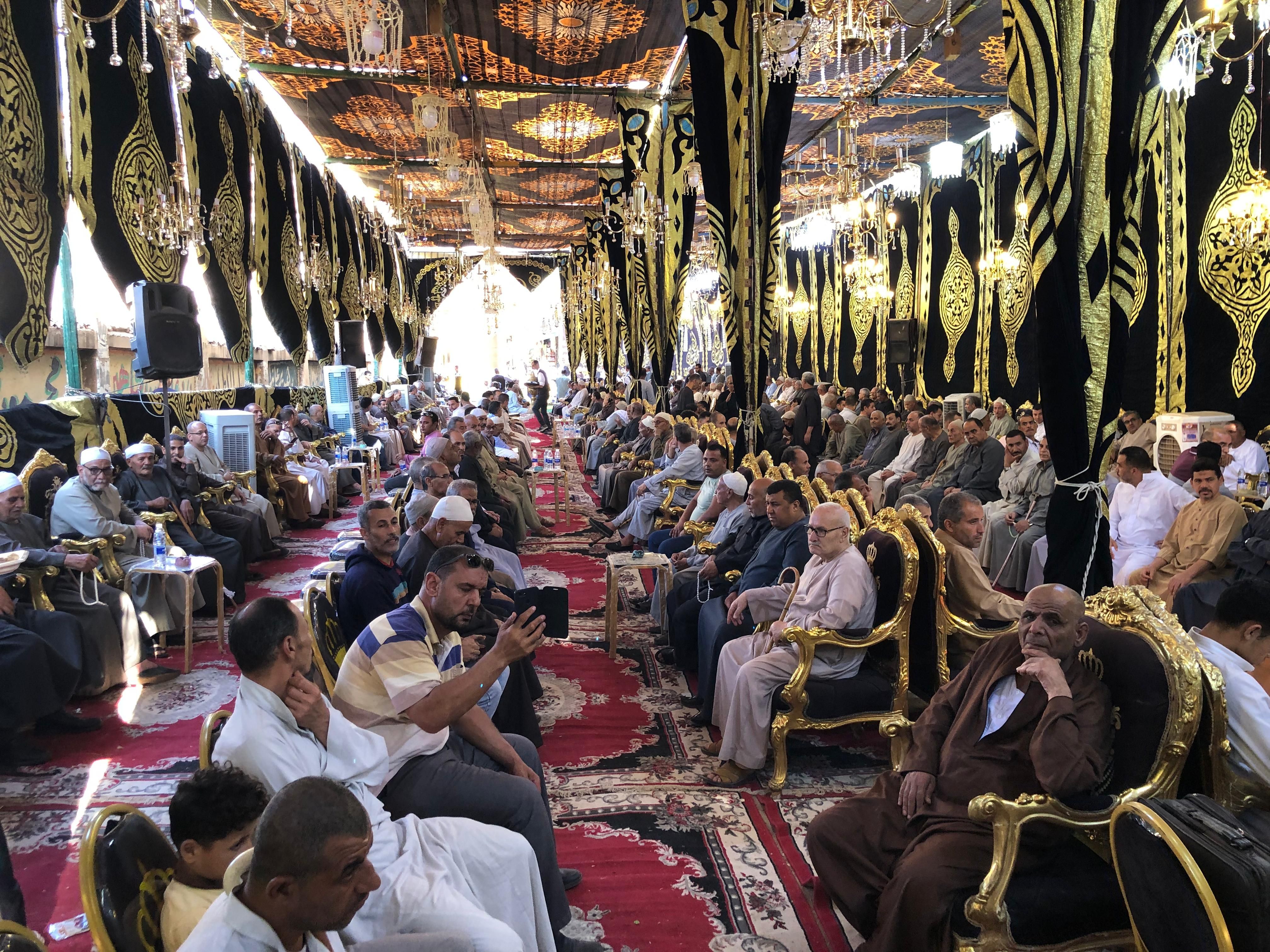 جانب من العزاء جانب من العزاء
