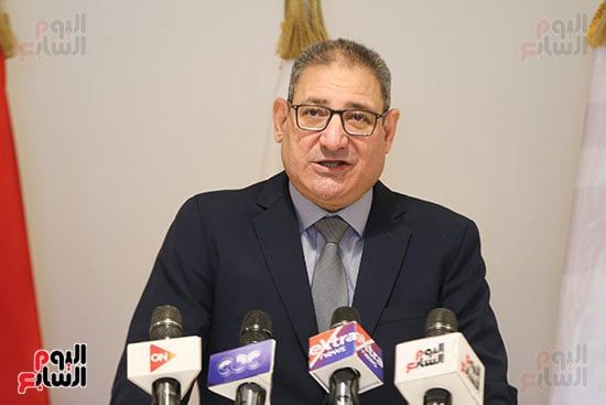 احمد ايوب رئيس تحرير الجمهوريه (1) احمد ايوب رئيس تحرير الجمهوريه (1)