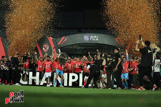 تتويج الأهلى بالدورى الــ 45 تتويج الأهلى بالدورى الــ 45
