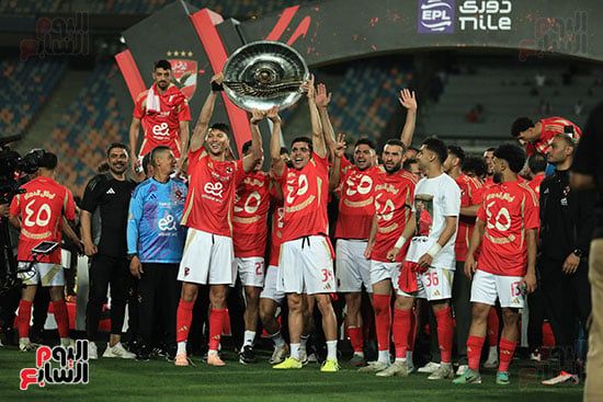 تتويج النادى الأهلى بالدورى المصرى الممتاز تتويج النادى الأهلى بالدورى المصرى الممتاز
