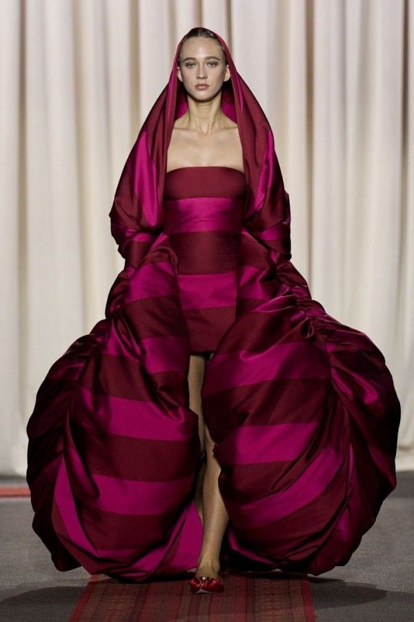 جيامباتيستا فالي Giambattista Valli- الصورة من Launchmetrics/Spotlight ©