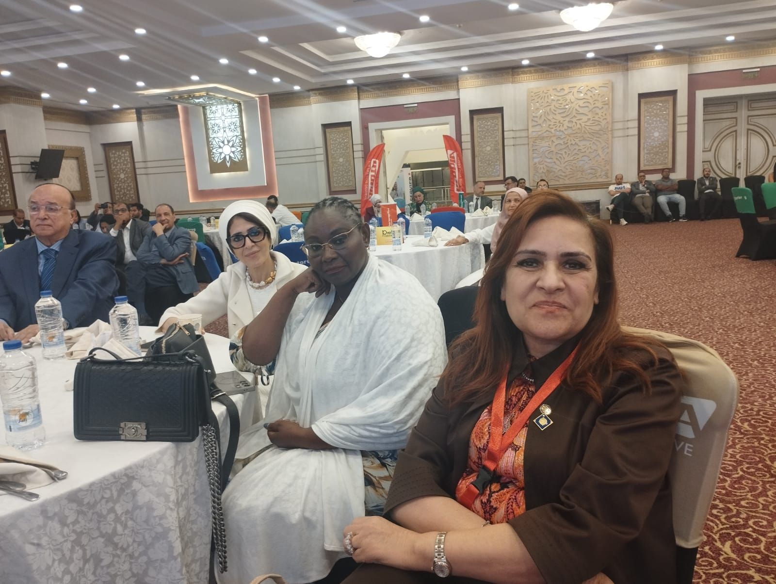 اطباء القلب مع سفيرة كينيا
