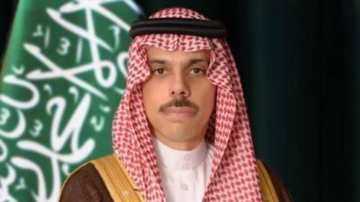 فيصل بن فرحان يتلقى اتصالًا لتعزيز العلاقات من نظيره البرازيلي