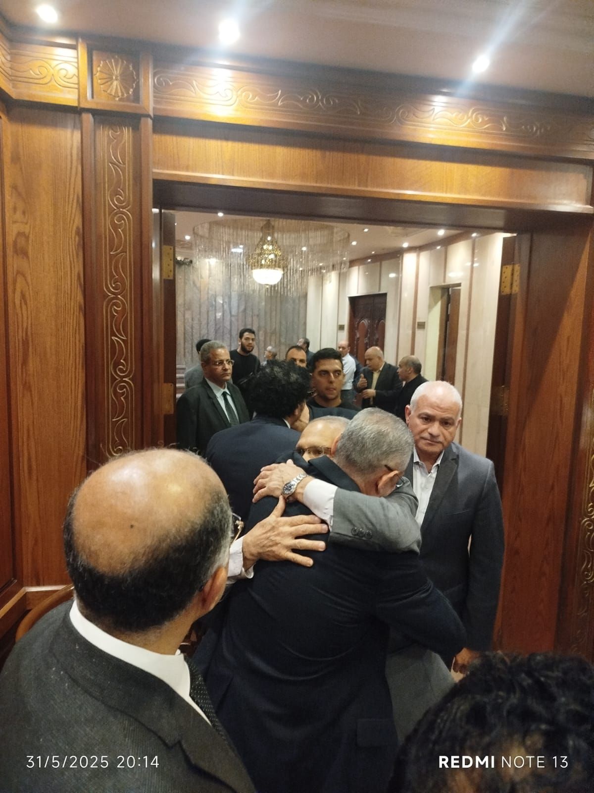 خالد جلال وحمادة الموجي ومحمود التهامي وخالد داغر اول الحاضرين عزاء والد رىيس دار الأوبرا (1) خالد جلال وحمادة الموجي ومحمود التهامي وخالد داغر اول الحاضرين عزاء والد رىيس دار الأوبرا (1)
