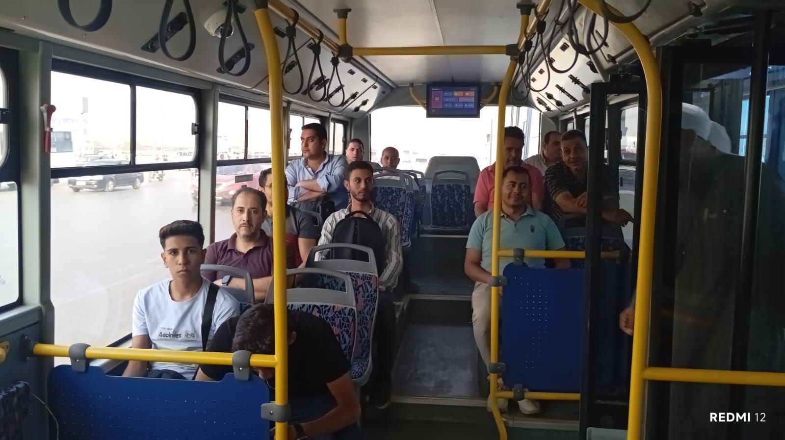 إقبال كبير من المواطنين إقبال كبير من المواطنين