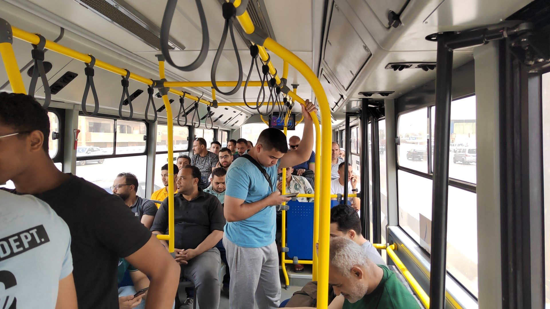 الأتوبيس الترددي يبدأ عمل على الطريق الدائرى الأتوبيس الترددي يبدأ عمل على الطريق الدائرى