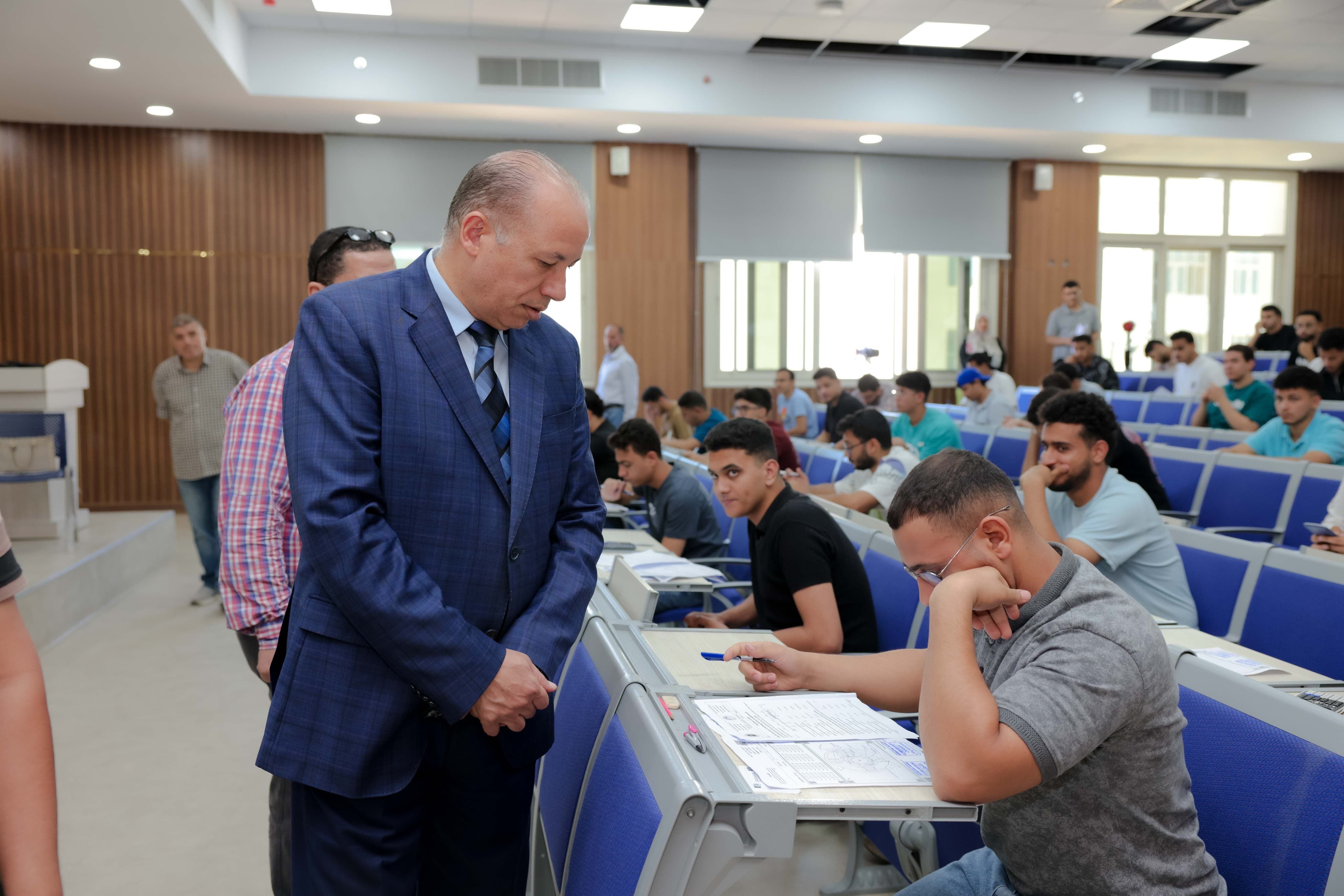 دكتور شريف خاطر رئيس جامعة المنصورة الأهلية دكتور شريف خاطر رئيس جامعة المنصورة الأهلية