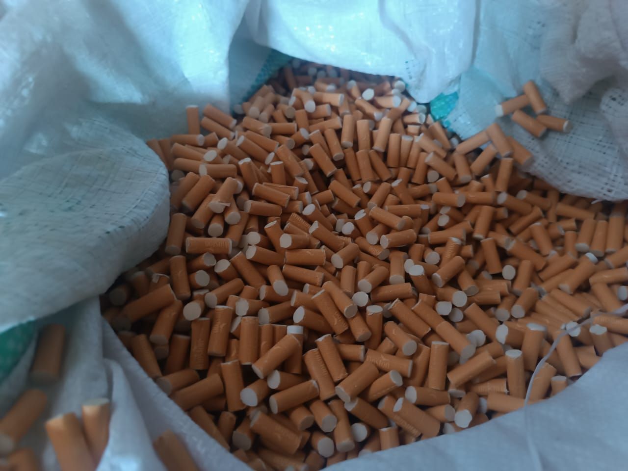 كميات كبيرة من الفل كميات كبيرة من الفل