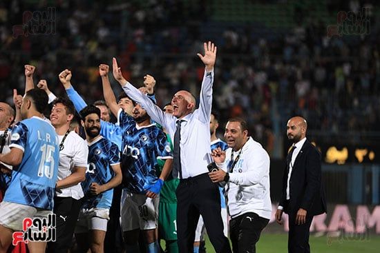 تتويج نادي بيراميدز بدوري أبطال أفريقيا (39) تتويج نادي بيراميدز بدوري أبطال أفريقيا (39)