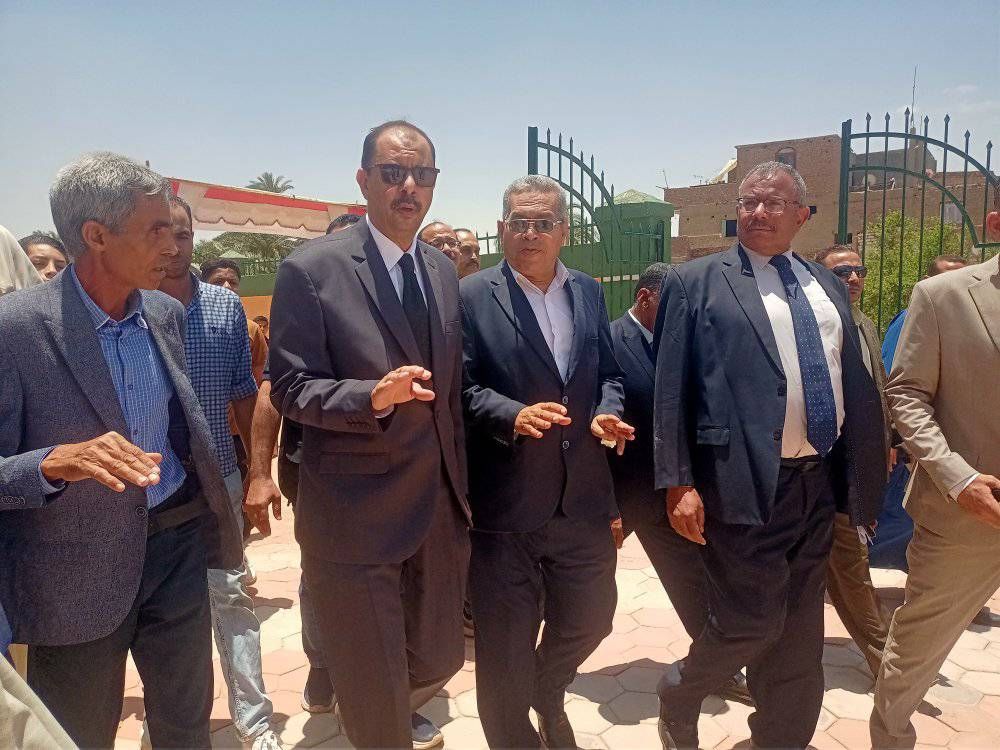 محافظ سوهاج يتفقد المدرسة اليابانية بجهينة محافظ سوهاج يتفقد المدرسة اليابانية بجهينة