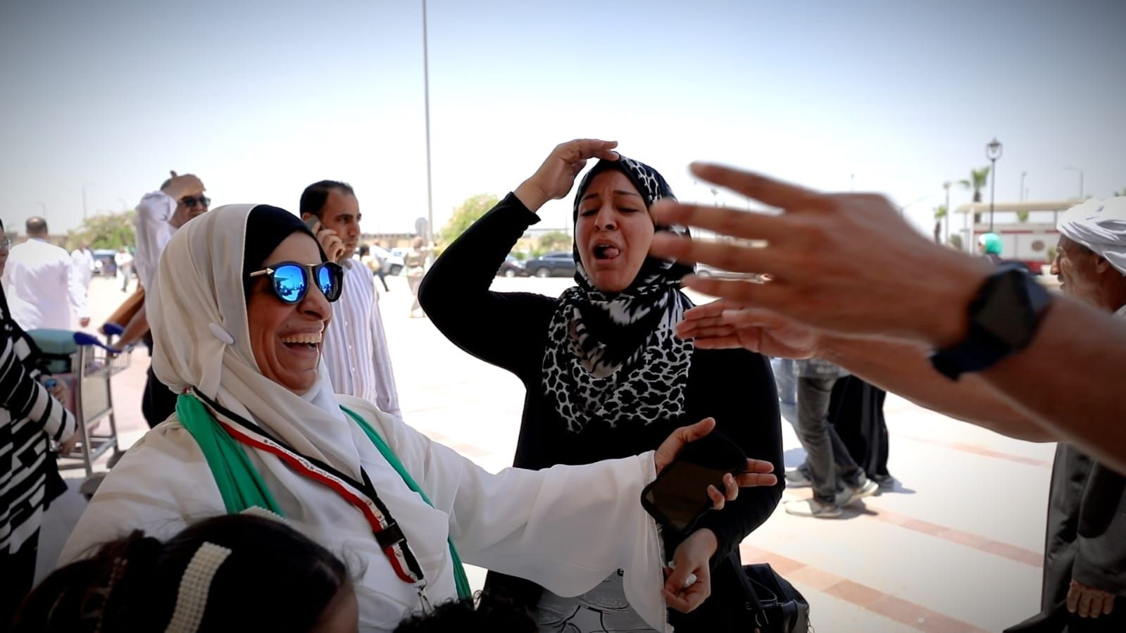 فرحة أسر الشهداء فرحة أسر الشهداء