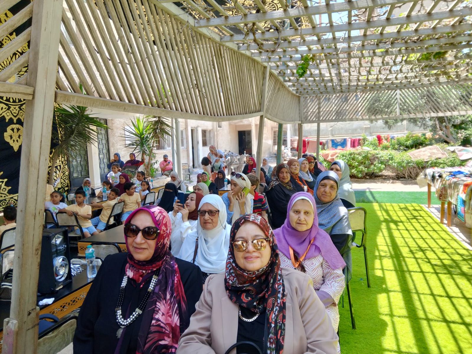مبادرة لدمج أنشطة وبرامج كبار السن والأبناء بمؤسسات الرعاية الاجتماعية مبادرة لدمج أنشطة وبرامج كبار السن والأبناء بمؤسسات الرعاية الاجتماعية