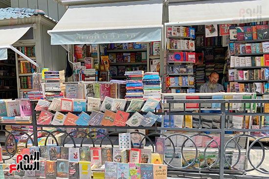 كتب مختلفة