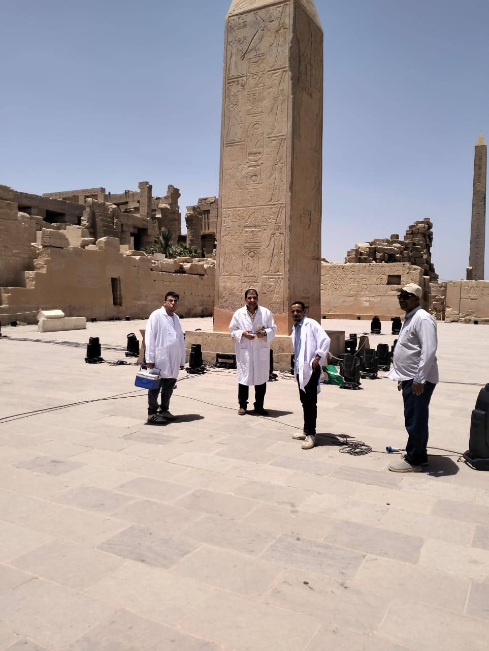 فرق تحصين الكلاب الضالة داخل معابد الكرنك بمدينة الأقصر فرق تحصين الكلاب الضالة داخل معابد الكرنك بمدينة الأقصر
