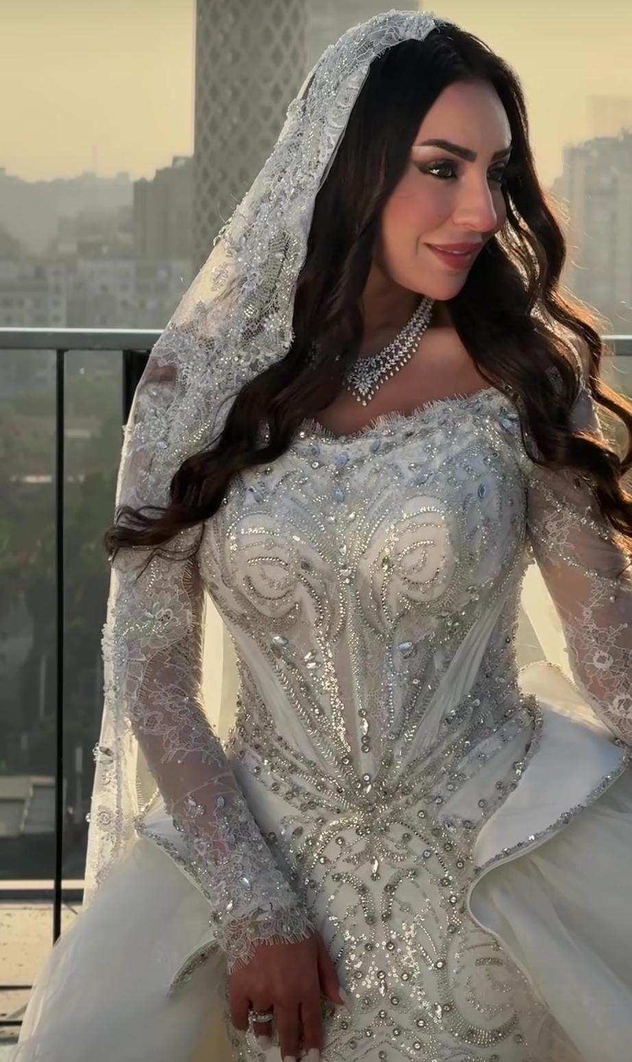 العروس العروس