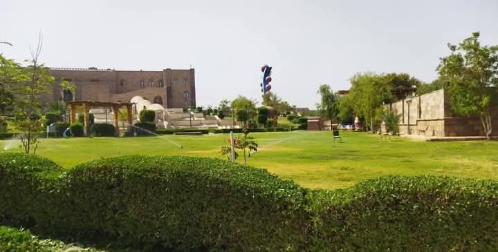 المساحات الخضراء حول المركز الثقافي المساحات الخضراء حول المركز الثقافي