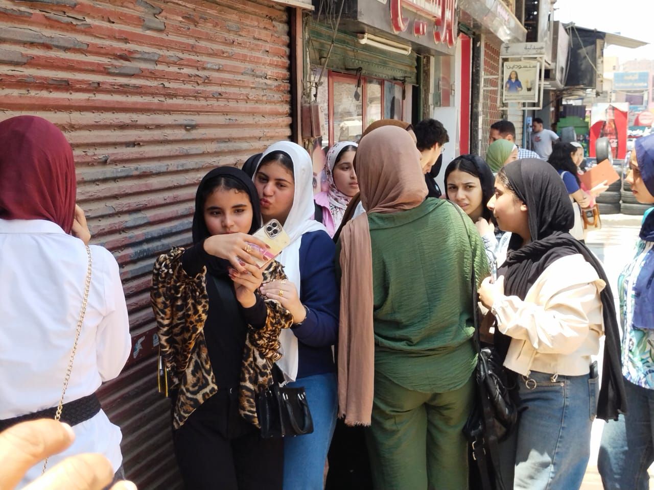 سيلفى نهاية الامتحانات سيلفى نهاية الامتحانات