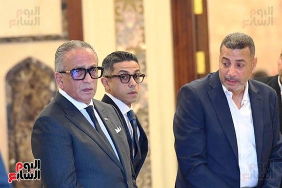 عمرو الجنايني يتلقي واجب العزاء (1) عمرو الجنايني يتلقي واجب العزاء (1)