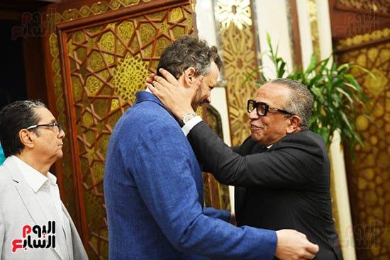 عمرو الجنايني يهنئ ممدوح عيد عمرو الجنايني يهنئ ممدوح عيد